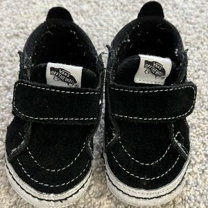 Infant high top Velcro sneaker Vans